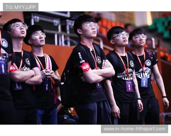 电竞选手赛前专注进入训练：揭秘那一刻的深度准备