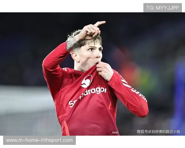 曼联直塞再次创建机会,加纳乔射门高出 曼联直塞再次创建机会,加纳乔射门高出